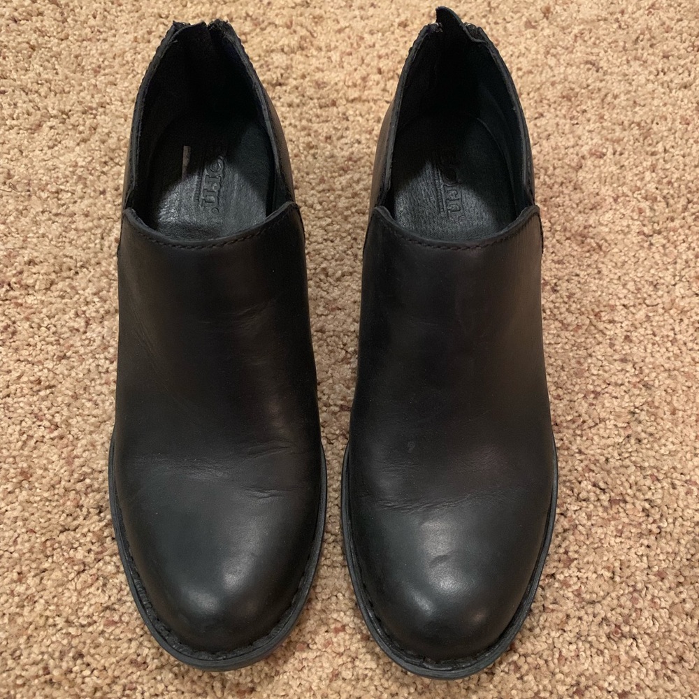 Black zipper back ankle booties